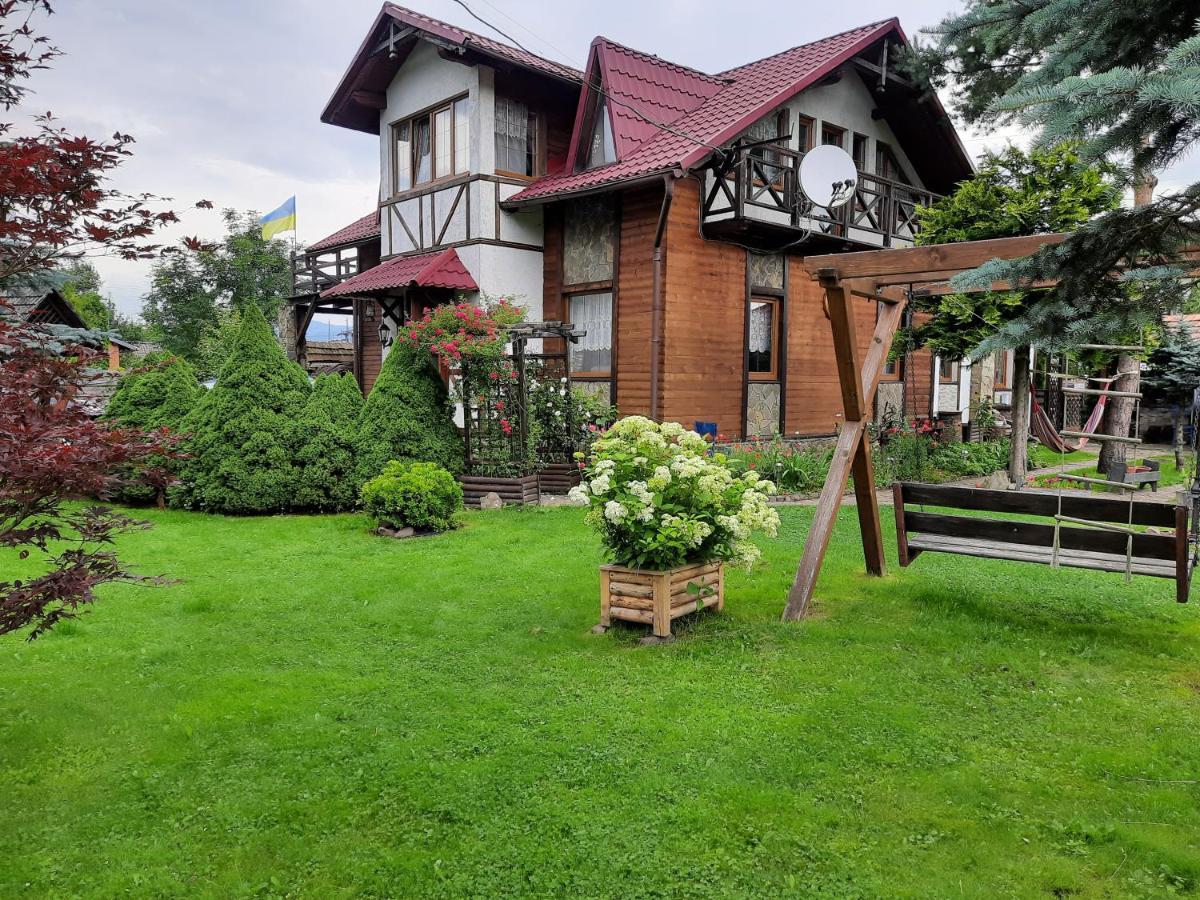 Iryna ірина Country house Tukhlya